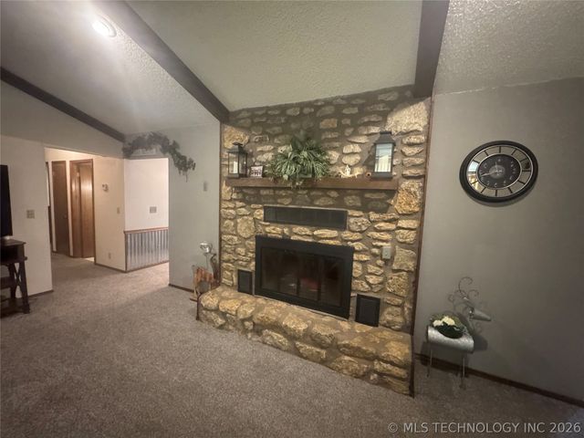 909 Bayshore Drive, Sand Springs, OK 74063