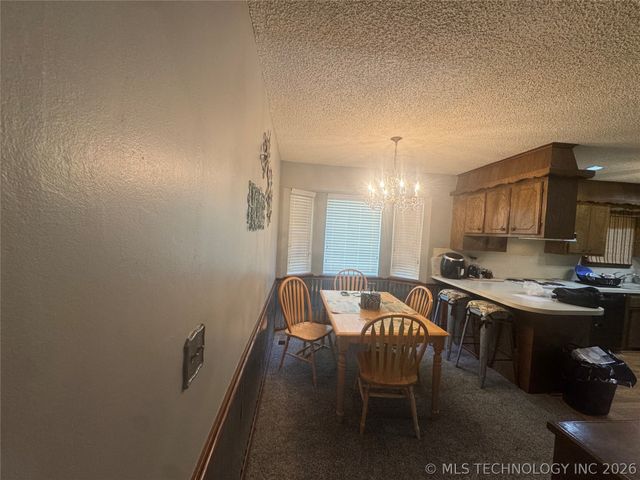 909 Bayshore Drive, Sand Springs, OK 74063