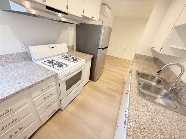 4123 Ocean View Blvd 1, Montrose, CA 91020