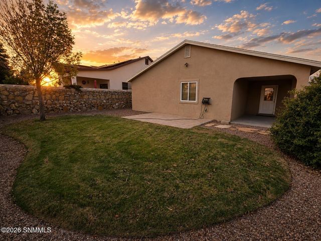7533 Sierra Bella Place, Las Cruces, NM 88012