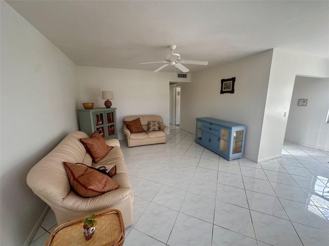 200 Mansfield E 200, Boca Raton, FL 33434