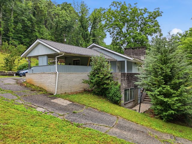 700 Contour Avenue, South Pittsburg, TN 37380