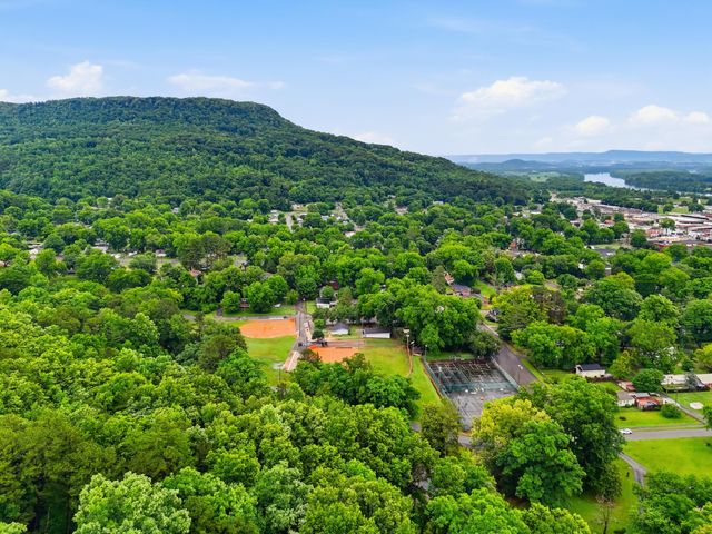 700 Contour Avenue, South Pittsburg, TN 37380