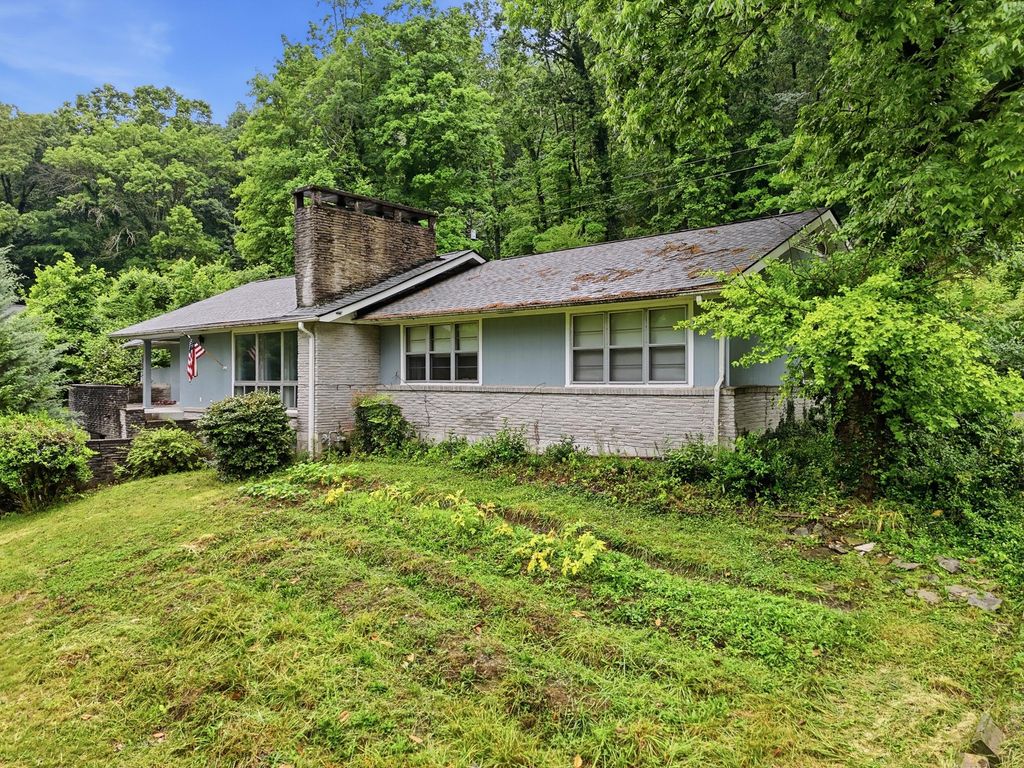700 Contour Avenue, South Pittsburg, TN 37380