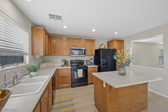 9828 Gold Pan Court, Las Vegas, NV 89183