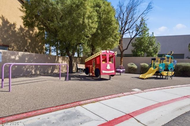 9828 Gold Pan Court, Las Vegas, NV 89183