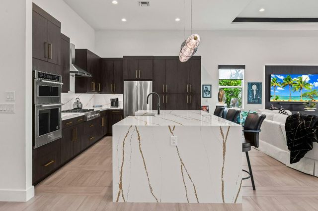 10031 Timber Creek Way, Palm Beach Gardens, FL 33412