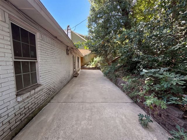 3969 Lost Creek Drive, Dallas, TX 75224