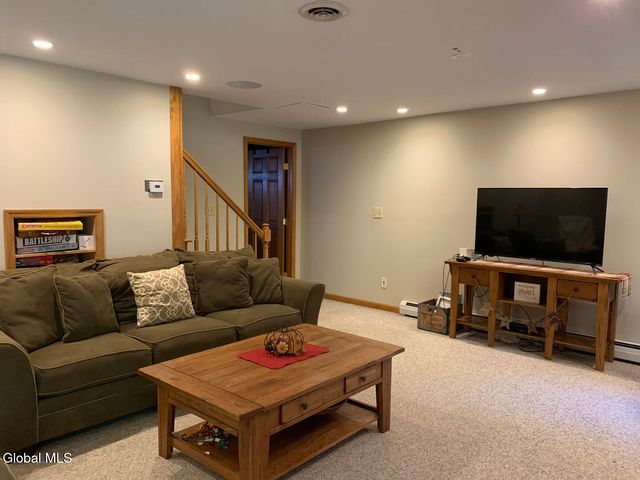 12 Pond Hollow Road, Sand Lake, NY 12018