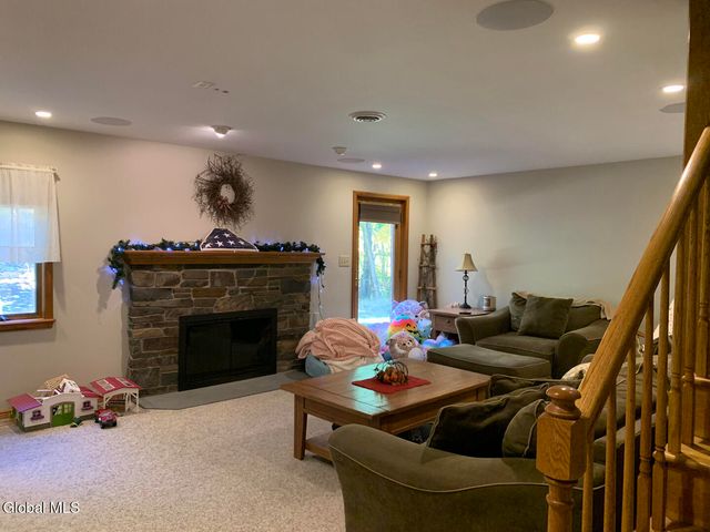 12 Pond Hollow Road, Sand Lake, NY 12018