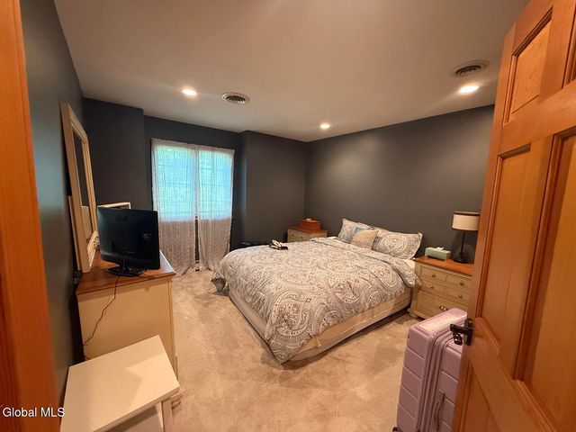 12 Pond Hollow Road, Sand Lake, NY 12018