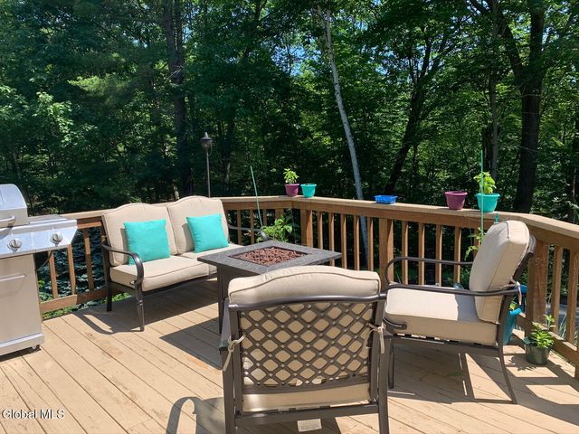 12 Pond Hollow Road, Sand Lake, NY 12018