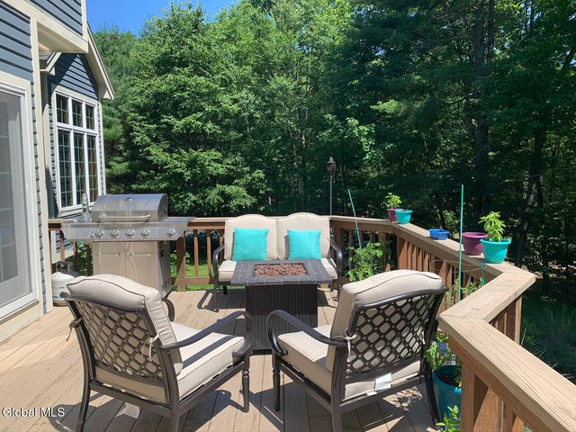 12 Pond Hollow Road, Sand Lake, NY 12018