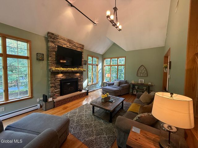 12 Pond Hollow Road, Sand Lake, NY 12018