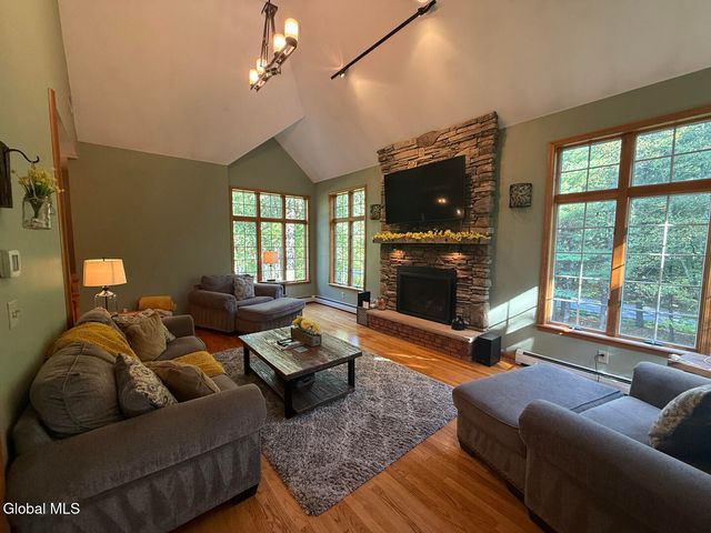 12 Pond Hollow Road, Sand Lake, NY 12018