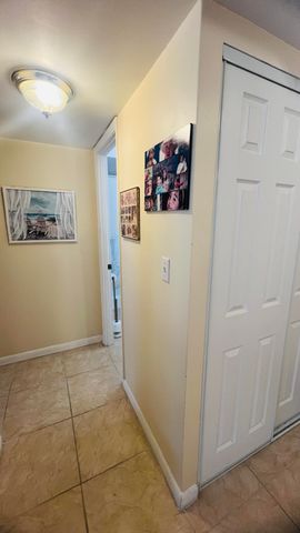 8920 Sunrise Lakes Boulevard 208, Sunrise, FL 33322