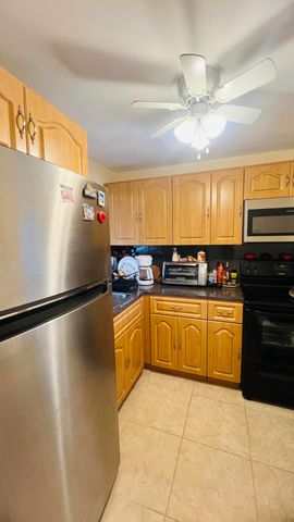 8920 Sunrise Lakes Boulevard 208, Sunrise, FL 33322