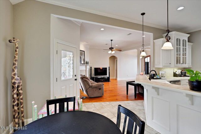 2006 Estates Cove, Pearl, MS 39208