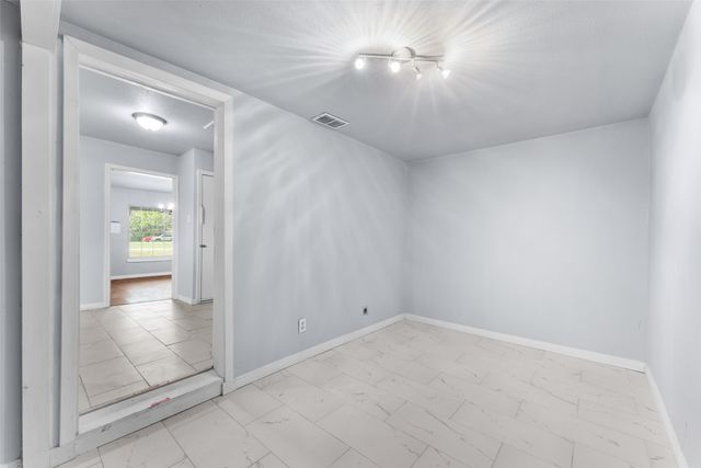 612 E 8th Street, Kemp, TX 75143