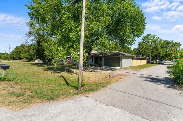 612 E 8th Street, Kemp, TX 75143