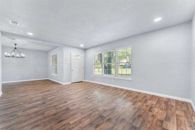 612 E 8th Street, Kemp, TX 75143