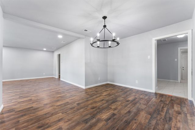 612 E 8th Street, Kemp, TX 75143