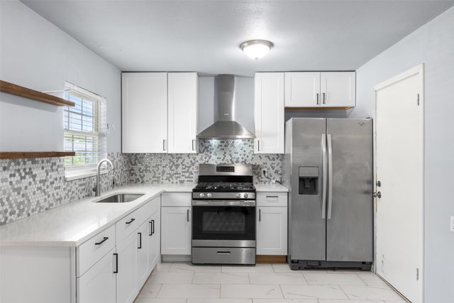 612 E 8th Street, Kemp, TX 75143