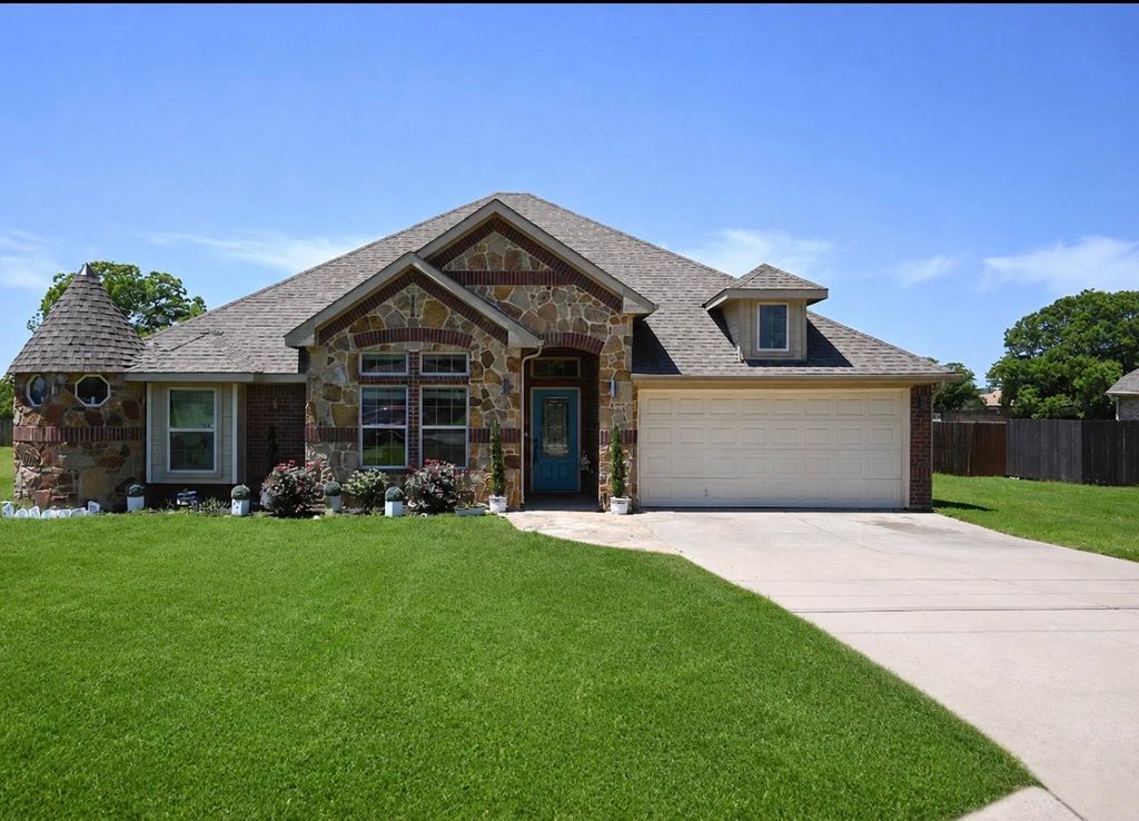 130 Bridle Path Drive, Stephenville, TX 76401