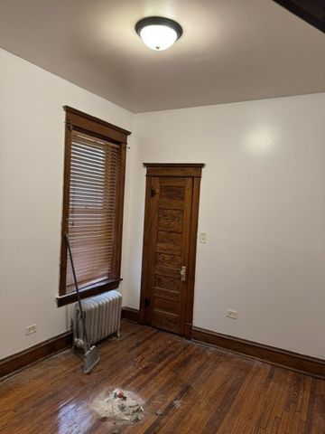 3919 W Monroe Street, Chicago, IL 60624