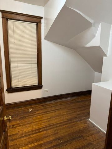 3919 W Monroe Street, Chicago, IL 60624