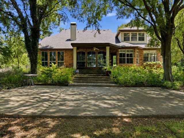3101 W Oak Shores Drive, Cross Roads, TX 76227