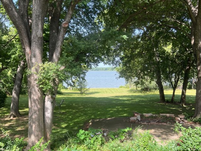 3101 W Oak Shores Drive, Cross Roads, TX 76227