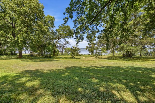 3101 W Oak Shores Drive, Cross Roads, TX 76227