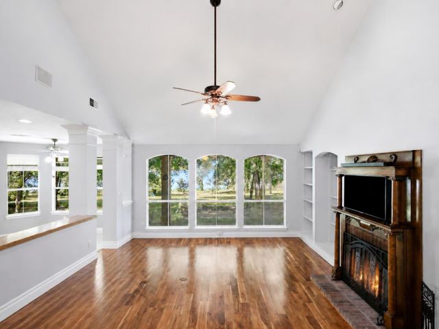 3101 W Oak Shores Drive, Cross Roads, TX 76227