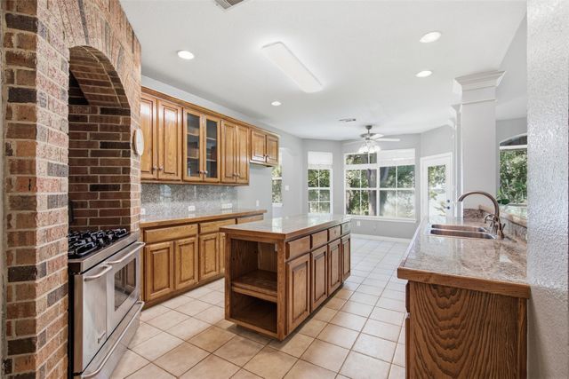 3101 W Oak Shores Drive, Cross Roads, TX 76227