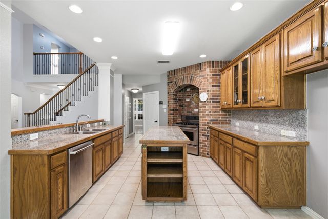 3101 W Oak Shores Drive, Cross Roads, TX 76227