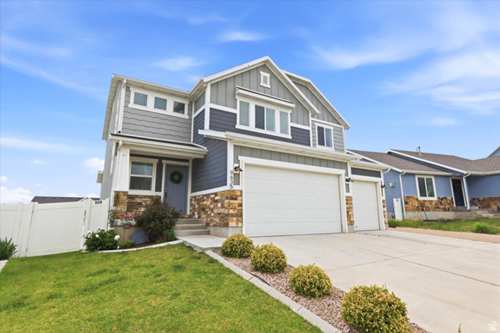 Image 2 of property listing at 9635 N BRIDGE ST, Eagle Mountain, UT 84005