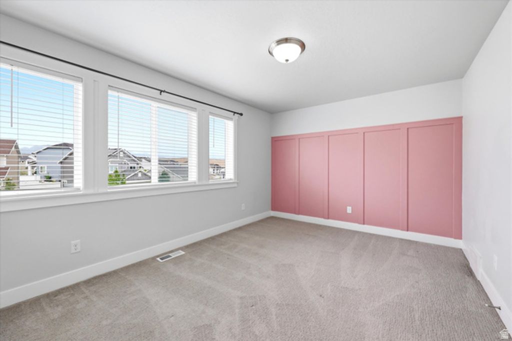 Image 14 of property listing at 9635 N BRIDGE ST, Eagle Mountain, UT 84005