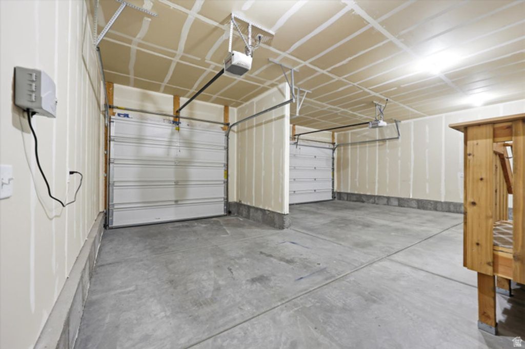 Image 20 of property listing at 9635 N BRIDGE ST, Eagle Mountain, UT 84005
