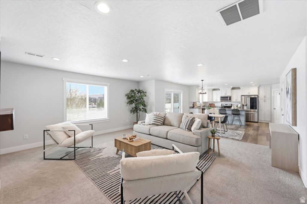 Image 4 of property listing at 9635 N BRIDGE ST, Eagle Mountain, UT 84005