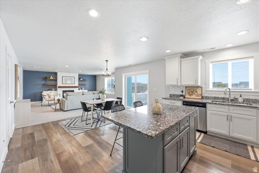 Image 7 of property listing at 9635 N BRIDGE ST, Eagle Mountain, UT 84005