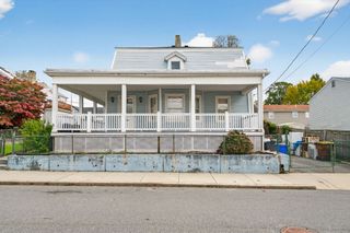 484 S Beach St, Fall River, MA 02724