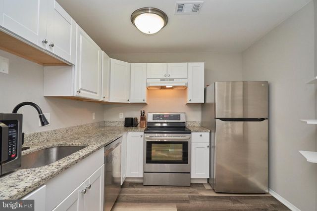 2841 CHABLIS CIR, Woodbridge, VA 22192