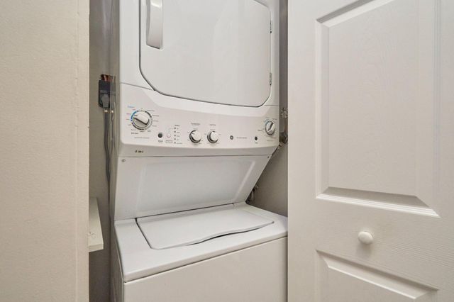 2841 CHABLIS CIR, Woodbridge, VA 22192