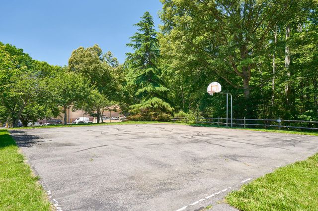 2841 CHABLIS CIR, Woodbridge, VA 22192