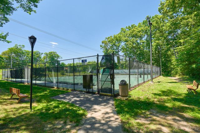 2841 CHABLIS CIR, Woodbridge, VA 22192