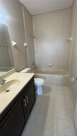 2551 SE 16th Ter 104, Homestead, FL 33035