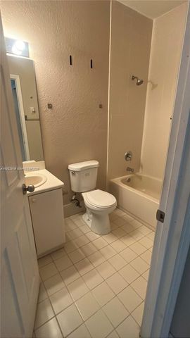 2551 SE 16th Ter 104, Homestead, FL 33035