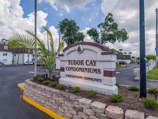 9218 TUDOR DRIVE P101, Tampa, FL 33615