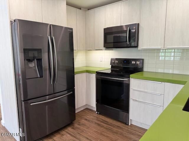 18619 Collins Street F7, Tarzana, CA 91356